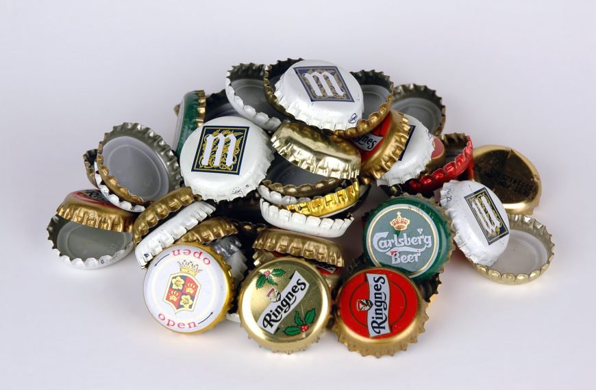 Drinking Games in the Nordics: How to Go from Silent to Singing in Minutes